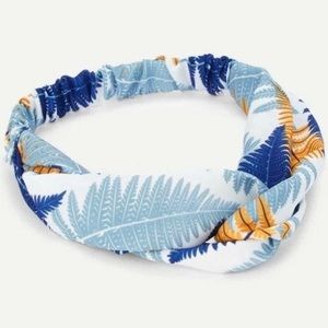 Leaf print twist headband